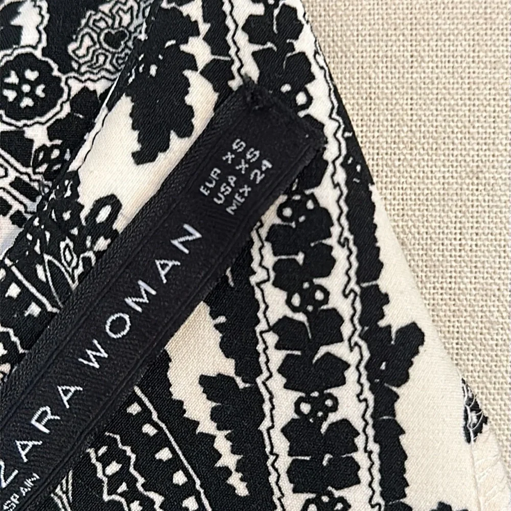 Zara Woman | black & cream | damask | mini | short capped sleeves | XS | dress